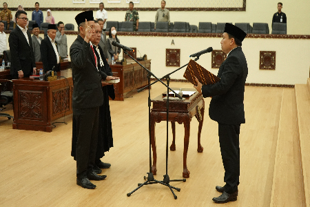 PENGAMBILAN JANJI/SUMPAH JABATAN ANGGOTA DPRD KAB. BEKASI PENGGANTI ANTAR WAKTU FRAKSI PDIP