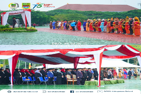 Ketua DPRD Kabupaten Bekasi, H. Ade Sukron, S.H.I, M.Si @adesukron04 menghadiri Upacara Peringatan Hari Sumpah Pemuda ke-97 Tahun 2025 Tingkat Kabupaten Bekasi, yang berlangsung khidmat di Plaza Pemkab Bekasi, Cikarang Pusat, pada Selasa (28/10/2025).