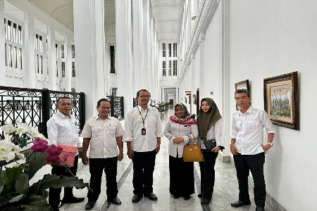 Koordinasi Dan Study Banding Terkait Pengelolaan JDIH Ke Kantor Biro Hukum - Prov. Jabar