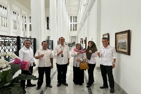 Koordinasi Dan Study Banding Terkait Pengelolaan JDIH Ke Kantor Biro Hukum - Prov. Jabar