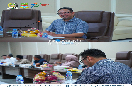 Badan Musyawarah (Banmus) DPRD Kabupaten Bekasi menggelar Rapat Kerja dalam rangka membahas dan menyusun jadwal kegiatan pimpinan serta anggota DPRD Kabupaten Bekasi untuk masa mendatang. Kegiatan ini berlangsung di Ruang Rapat Banmus DPRD Kabupaten Bekas