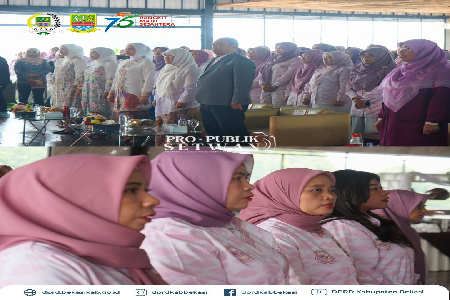Bandung (09/12/2025) Ikatan Kekeluargaan Istri dan Anggota Dewan Perwakilan Rakyat Daerah (IKIAD) Kabupaten Bekasi menghadiri Peringatan Hari Ibu tahun 2025 dan Satu tahun kepengurusan IKIAD Provinsi Jawa Barat periode 2024-2029. Acara berlangsung di gedu
