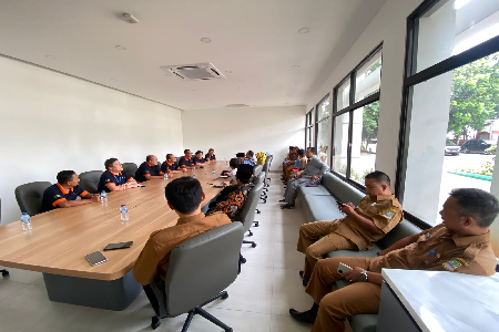 KUNJUNGAN KERJA LAPANGAN PANSUS 23 DPRD KABUPATEN BEKASI DALAM RANGKA MEMBAHAS RAPERDA TENTANG PERLINDUNGAN DAN PEMBERDAYAAN KOPERASI DAN USAHA MIKRO KE PT. FAJAR SURYA WISESA