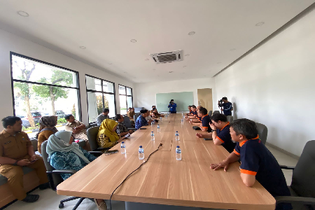 KUNJUNGAN KERJA LAPANGAN PANSUS 23 DPRD KABUPATEN BEKASI DALAM RANGKA MEMBAHAS RAPERDA TENTANG PERLINDUNGAN DAN PEMBERDAYAAN KOPERASI DAN USAHA MIKRO KE PT. FAJAR SURYA WISESA