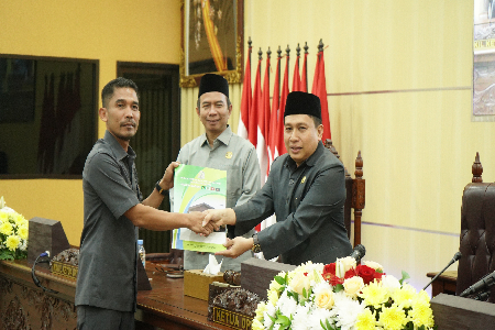Rapat Paripurna DPRD Kabupaten Bekasi Dalam Rangka Penetapan Keputusan DPRD Terhadap Laporan Keterangan Pertanggung Jawaban (LKPJ) Bupati Bekasi Tahun 2022.