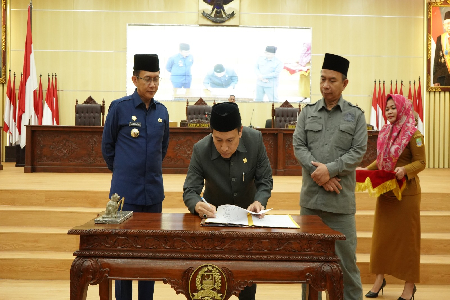 Rapat Paripurna DPRD Kabupaten Bekasi dalam rangka Penetapan Keputusan DPRD terhadap RAPERDA tentang Pertanggungjawaban Pelaksanaan APBD Tahun Anggaran 2022