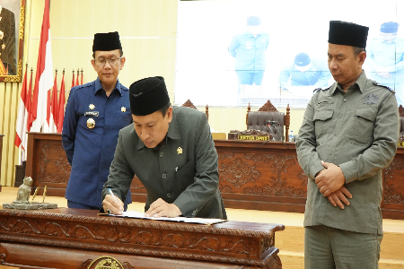Rapat Paripurna DPRD Kabupaten Bekasi dalam rangka Penetapan Keputusan DPRD terhadap RAPERDA tentang Pertanggungjawaban Pelaksanaan APBD Tahun Anggaran 2022