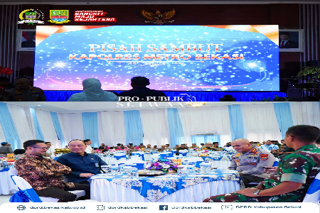 Ketua DPRD Kabupaten Bekasi, H. Ade Sukron, S.H.I, M.Si menghadiri acara Pisah Sambut Kapolres Metro Bekasi yang diselenggarakan di Gedung Promoter Polres Metro Bekasi, Cikarang Utara, pada Rabu (7/1/2026).