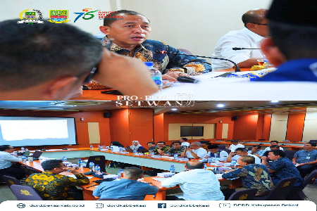 Pansus 8 DPRD Kabupaten Bekasi menggelar rapat kerja bersama sejumlah perangkat daerah, di antaranya Kepala Badan Perencanaan Pembangunan Daerah, Kepala Dinas Pemberdayaan Masyarakat dan Desa, Kepala Dinas Komunikasi, Informatika, Persandian dan Statistik