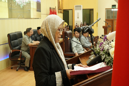 Rapat Paripurna DPRD Kabupaten Bekasi dalam rangka Penetapan Keputusan DPRD dan Penyampaian Nota Penjelasan terhadap Raperda di Kantor DPRD Kabupaten Bekasi pada tanggal 11 Juli 2023 