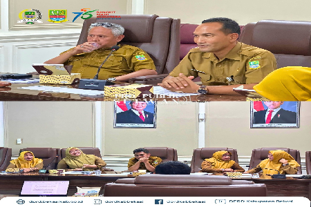 Cikarang Pusat (8/12/2025) Sekretariat DPRD Kabupaten Bekasi menggelar Rapat Evaluasi Triwulan IV Tahun 2025, dengan fokus pembahasan pada Realisasi Anggaran, Capaian Fisik, serta Prognosis Realisasi hingga akhir tahun anggaran.